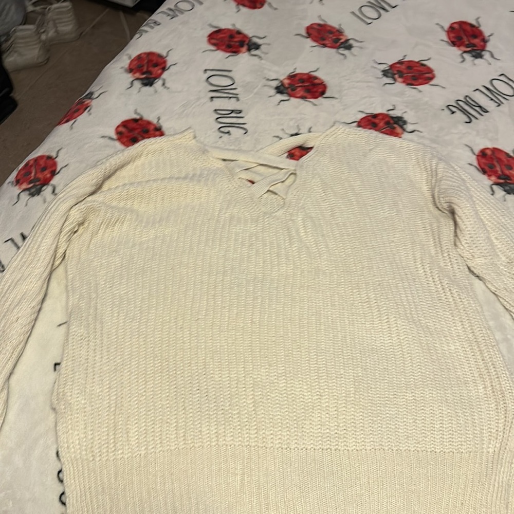 Off white sweater - Picture 2 of 3